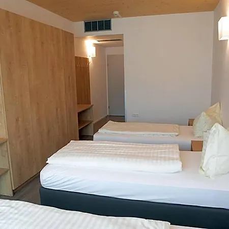 Ferlach, Self Check-in Hotel